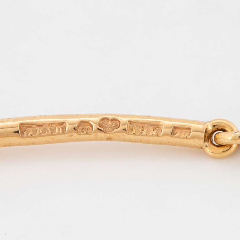 18K gold necklace.