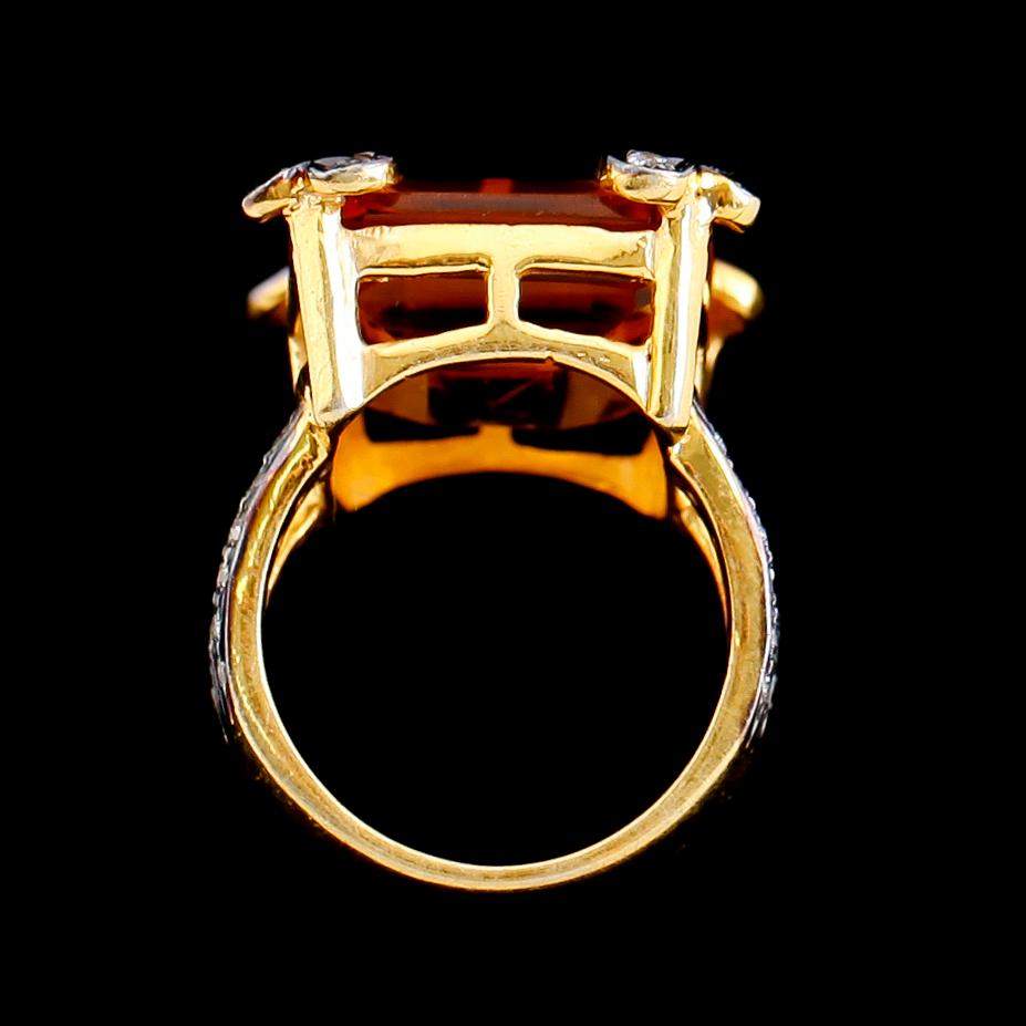 RING, förgyllt silver, citrin ca 16.00 ct, vita stenar.