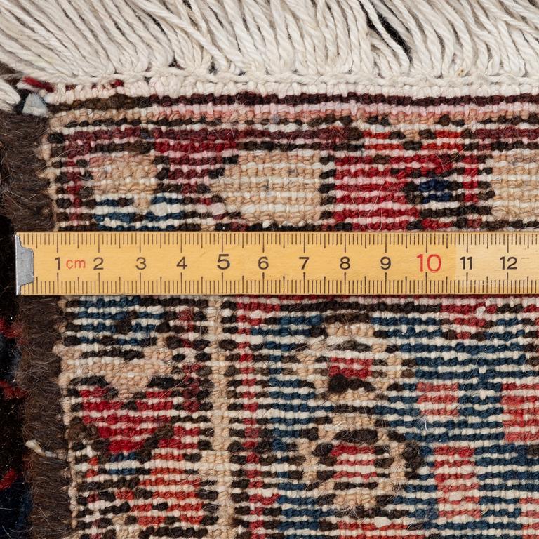 Rug, Nahavad, approx. 300 x 196 cm.