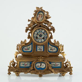 A Louis XVI-style mantel clock, France, circa 1900.