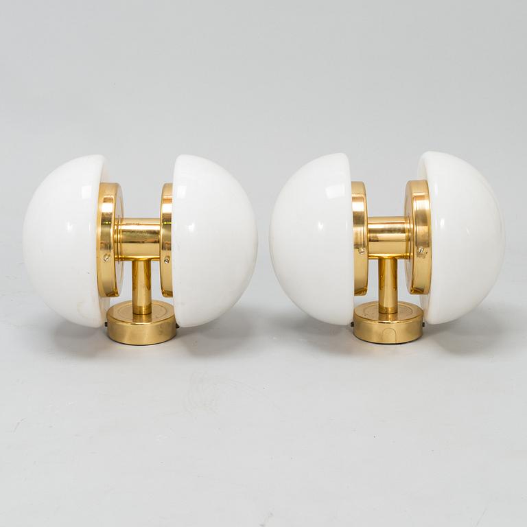 KLAUS MICHALIK, a pair of wall lamps, "Bau", Orno.