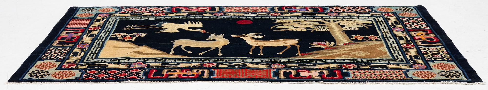 Carpet, China, approx. 124 x 205 cm.