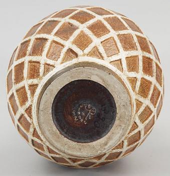 GOLVURNA, chamotterat stengods, Gunnar Nylund, Rörstrand.