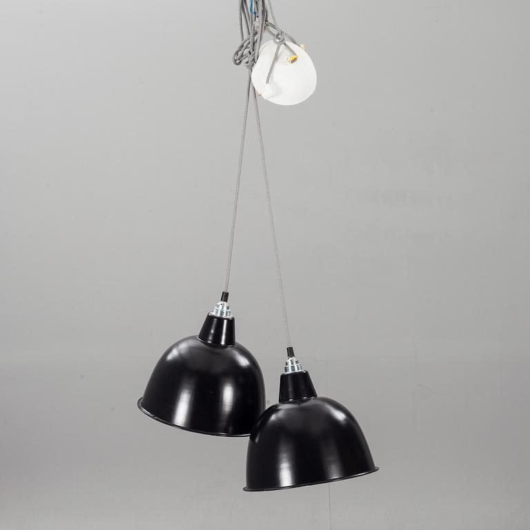 INDUSTRILAMPOR, ett par, 1900-tal.