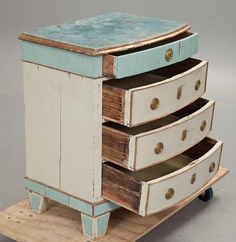 BYRÅ, gustaviansk stil, omkring 1900.