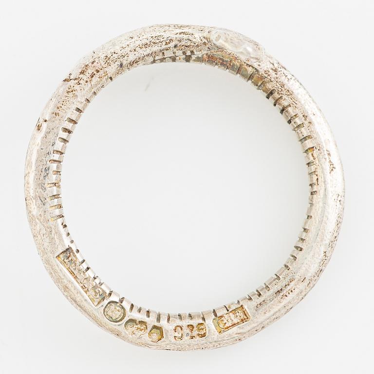 Ring, Terrs, silver i form av orm.