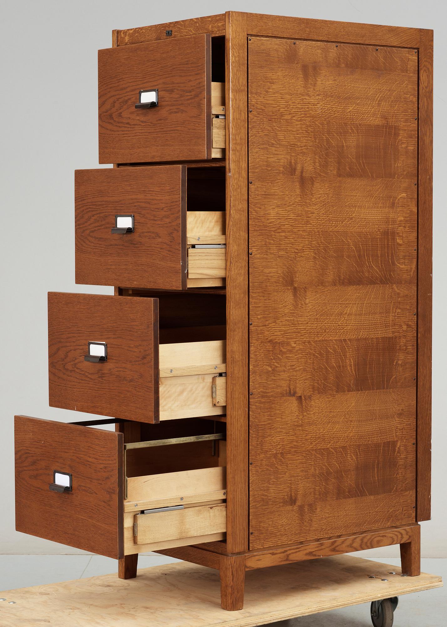 ARKIVSKÅP, 1900-talets andra hälft.