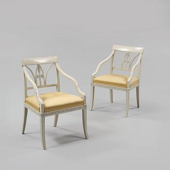 KARMSTOLAR, ett par, sengustavianska, Börge Sveningsson, Lindome, omkring sekelskiftet 1800.