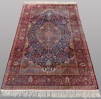 A rug, semi-antik Silke Keshan, ca 210 x 128 cm.