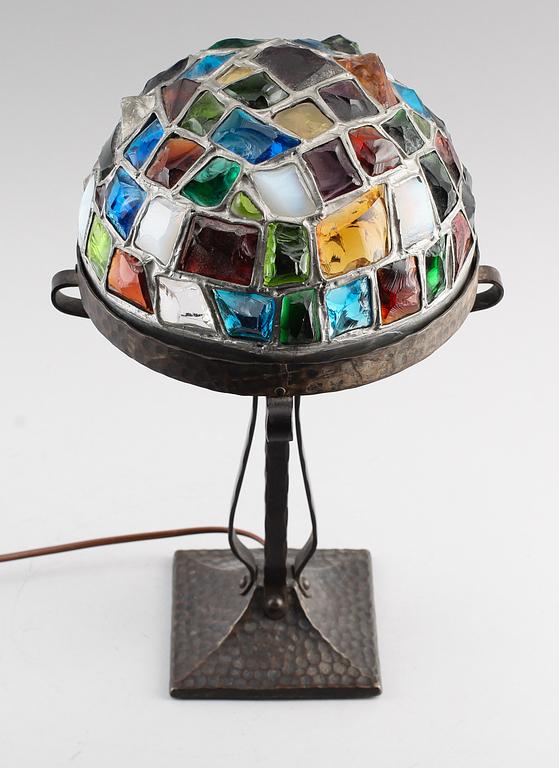 BORDSLAMPA, smide, 1900-talets första hälft.