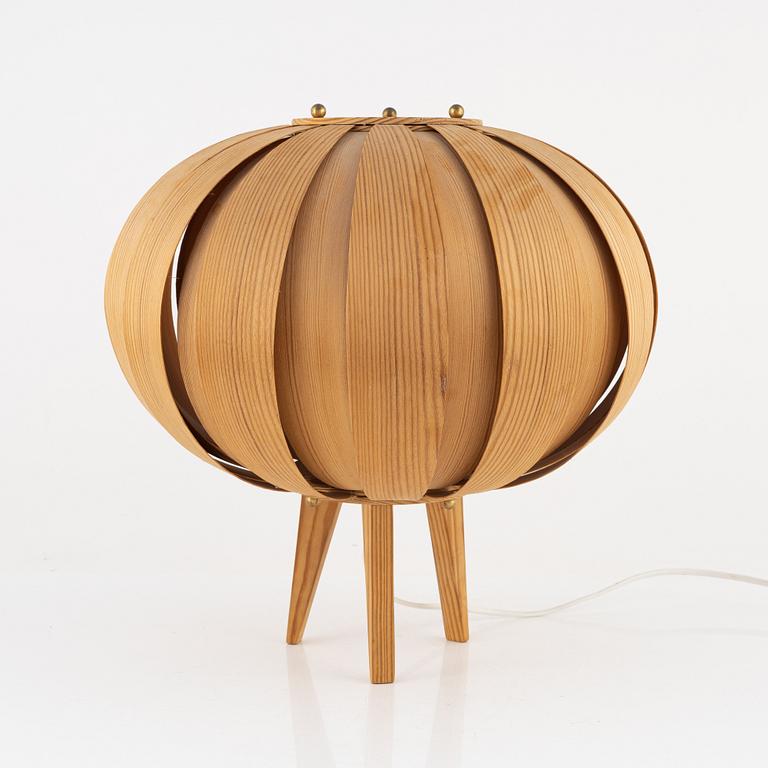 Hans-Agne Jakobsson, a pine table lamp from the second half of the 20th century.