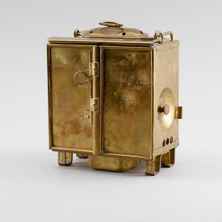 LANTERNA, mässing, F.F.A Schulze, Berlin, 1917.