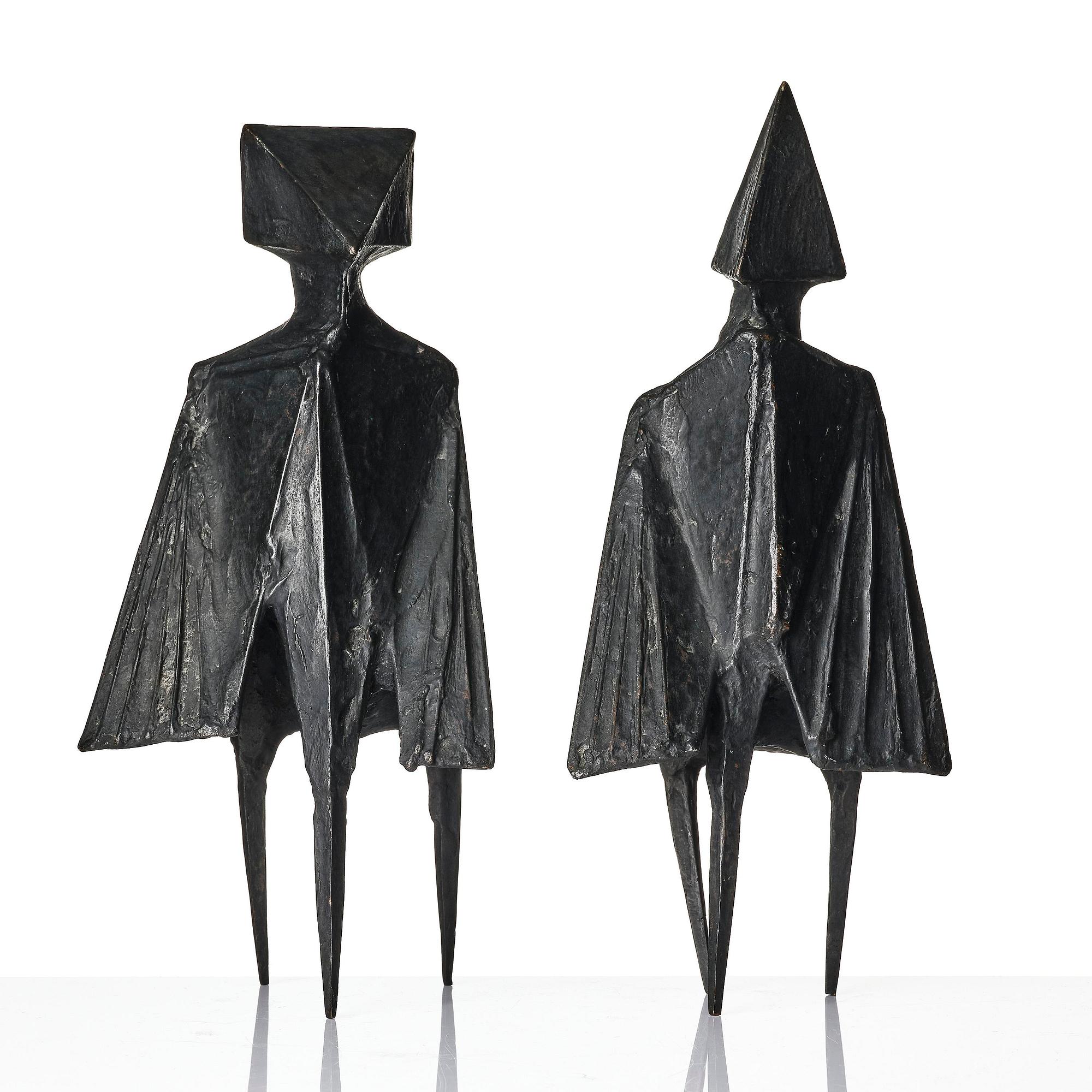 Lynn Chadwick, "Pair of standing figures".