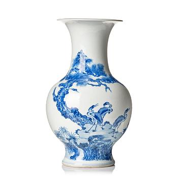 1051. A blue and white baluster vase, late Qing dynasty, 19th Century.