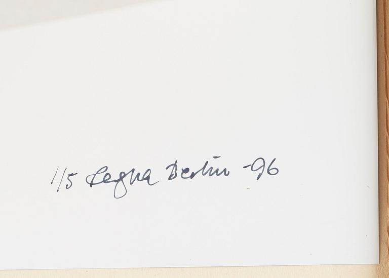 Ragna Berlin, "Älska din nästa så som dig själv (Love thy neighbour as thyself) (Luk 10:27)".