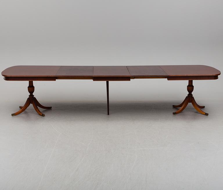 MATGRUPP, bord samt 12 stolar, 1900-talets andra hälft.