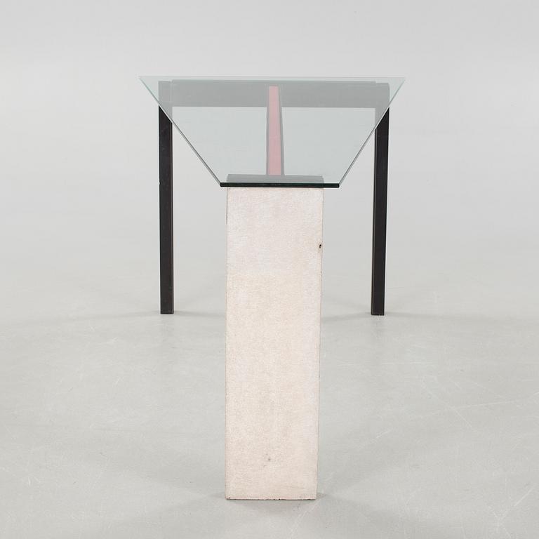 JONAS BOHLIN, bord, "Concrete", Källemo, Värnamo, 1900-talets slut.