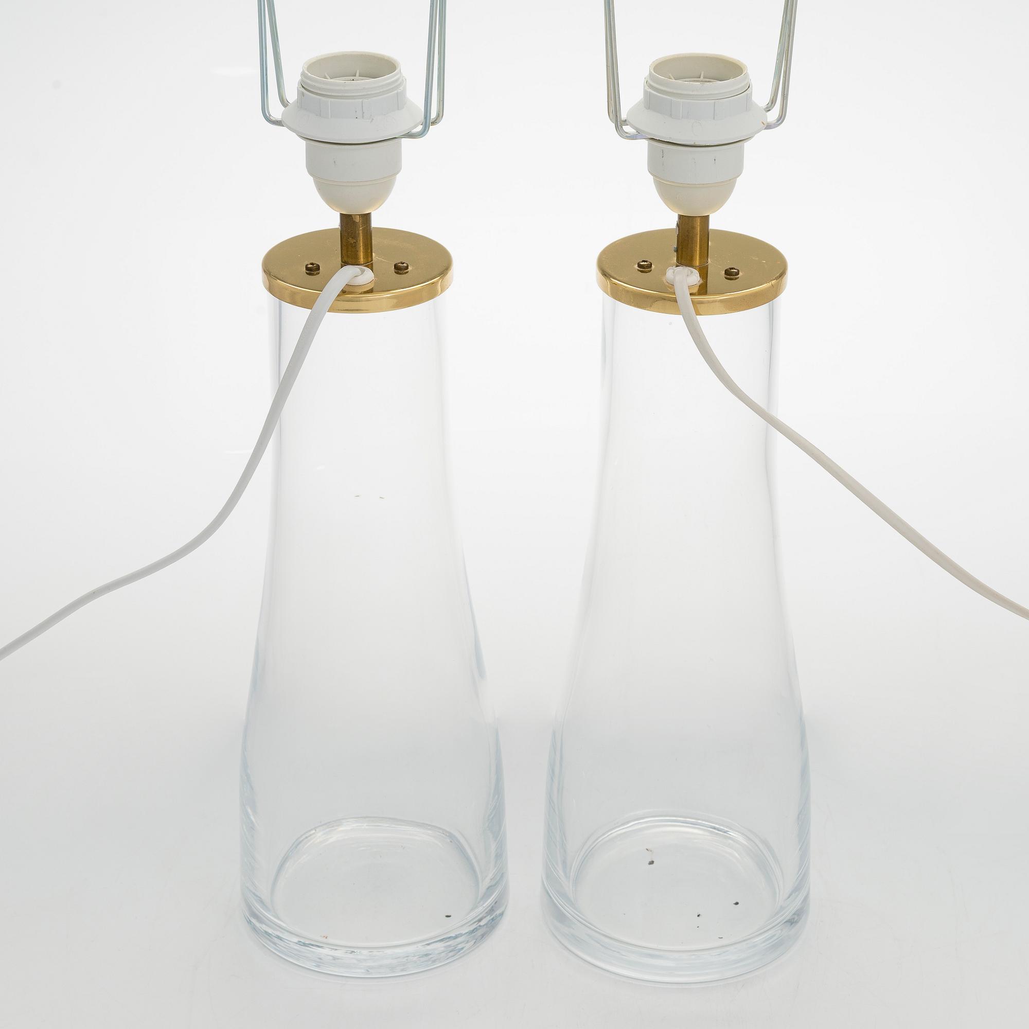 Maire Gullichsen, A pair of 1990s tablelamps for Artek.
