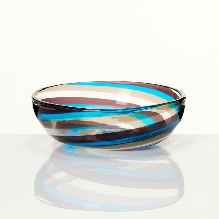 Fulvio Bianconi, an 'a Fasce Ritorte' glass bowl, Venini, Murano, Italy 1950-60s.