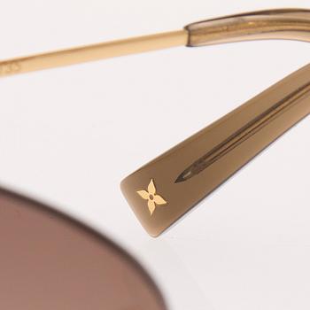 A PAIR OF LOUIS VUITTON SUNGLASSES, "Desmayo Cat Eye Brown".