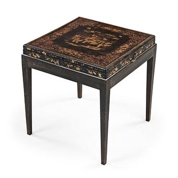 A lacquered table/box with liner, Qing dynasty, 19th Century.