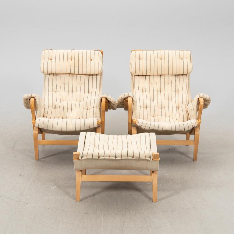 Bruno Mathsson, fåtöljer ett par med en fotpall, "Pernilla", Dux, 1900-talets slut.