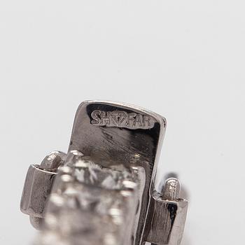 Tennisarmband, 18K vitguld, med briljantslipade diamanter.