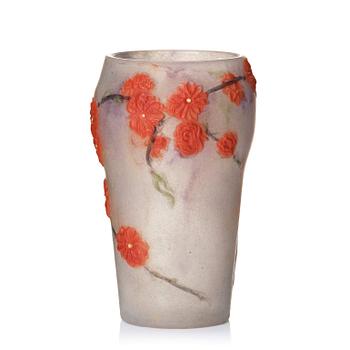 36. Gabriel Argy-Rousseau, vas, "Prunus", pâte de verre, Frankrike 1920-tal.