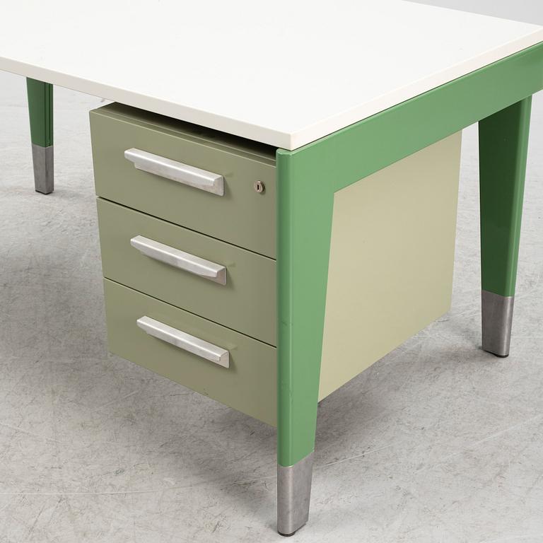 Jean Prouvé, skrivbord, "Bureau Métallique 1946", ur serien Prouvé RAW office edition, G-Star, Vitra, 2000-tal.