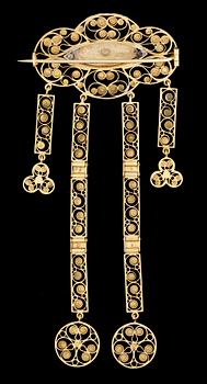 BROSCH, 18k guld med små pärlor och blå emalj. JLF, Stockholm, 1912. Vikt 14g.