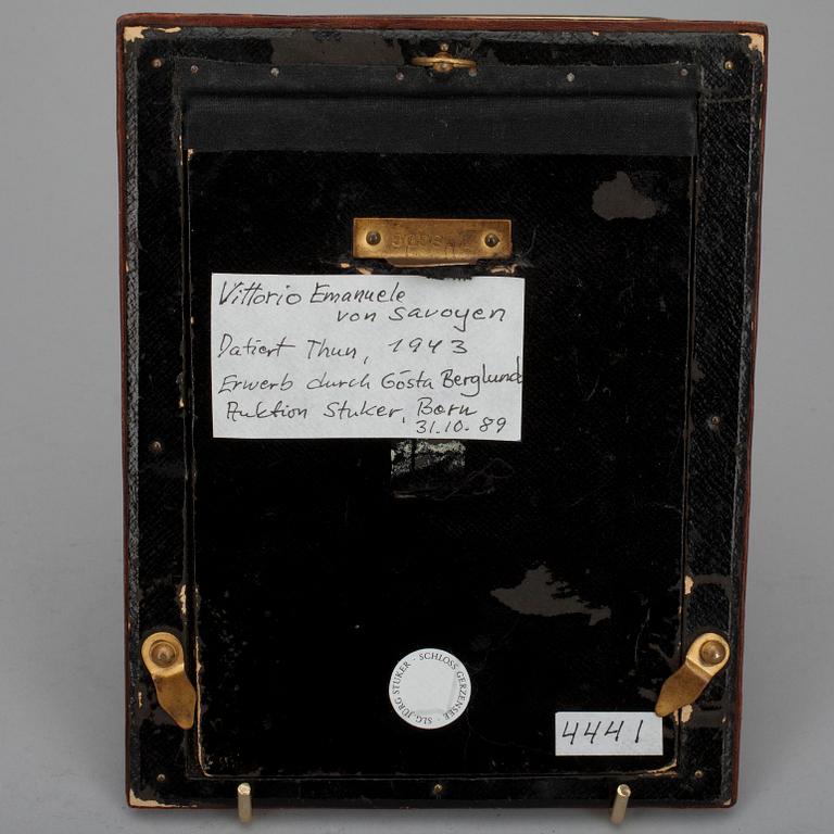 FOTOGRAFIER, 2 st, inramade, signerade.