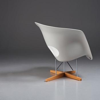 Charles & Ray Eames, "La Chaise", Vitra 2012.