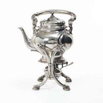 Tekanna på rechaud, silver, rokokostil, svensk importstämpel CF Carlman, Stockholm 1916.