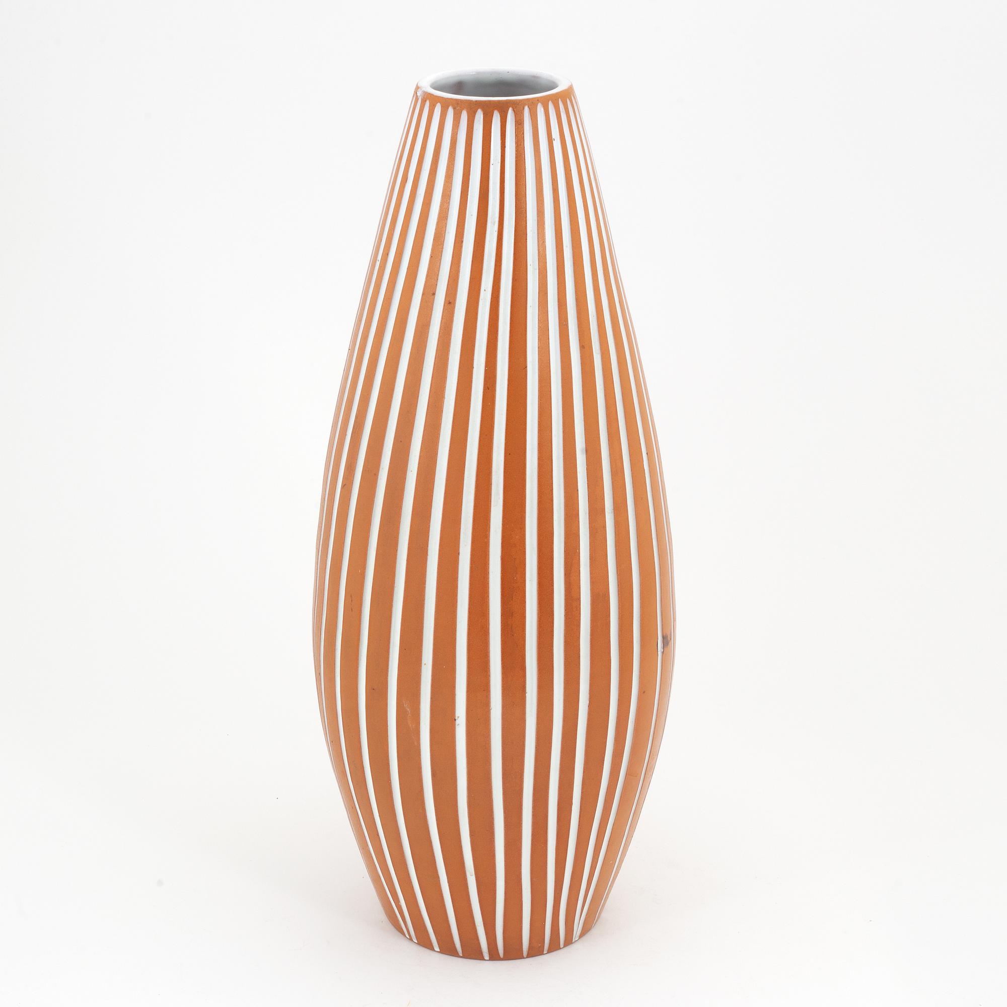 Ingrid Atterberg, vase, Inca", Upsala Ekeby. 1947-1953.