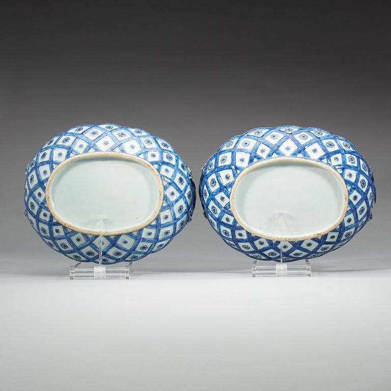 A pair of blue and white baskets, Qing dynasty, Qianlong (1736-95).