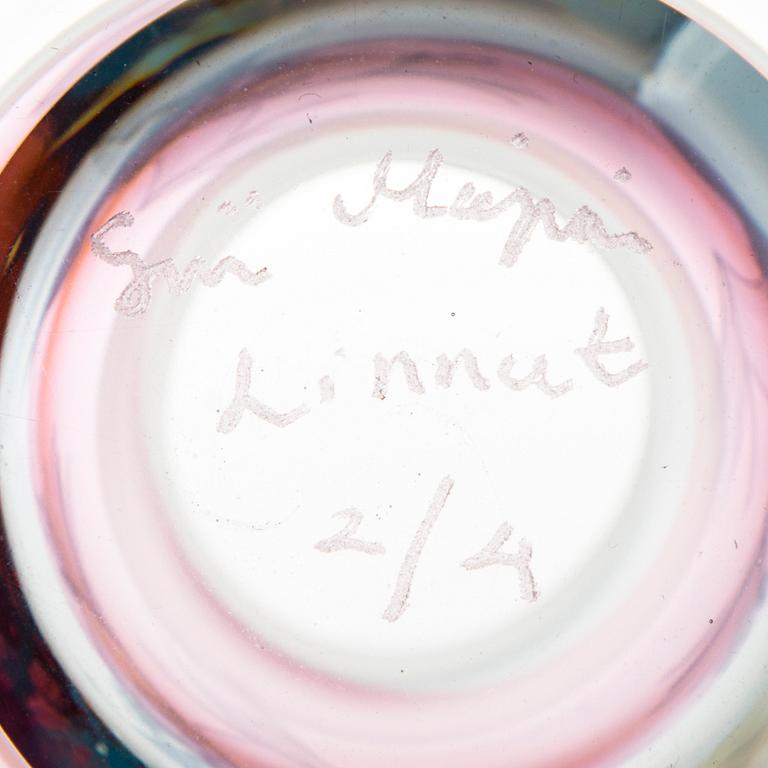 SINI MAJURI, glasskulptur, signerad Sini Majuri, Linnut 2/4.