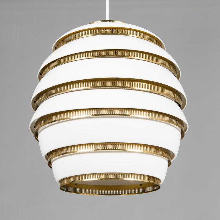 Alvar Aalto, a pendant lamp A332, 'Beehive' for Valaistustyö.