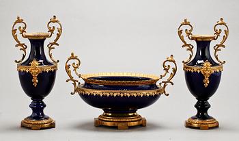 BORDSUPPSÄTTNING, 3 delar, 1800-tal.