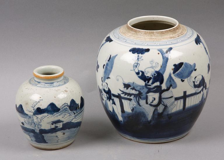 BOJANER, 2 st, porslin, Kina, 1900-tal.