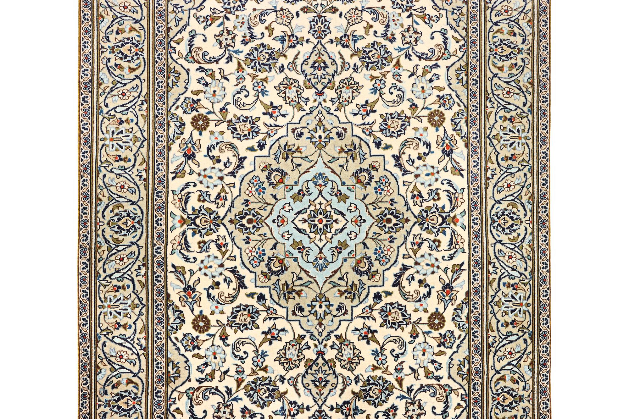 A Kashan carpet, a. 254 x 145 cm.