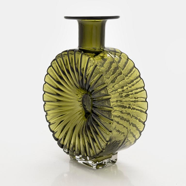 Helena Tynell, a 'Sun bottle' for Riihimäen Lasi Oy. In production 1964-1974.