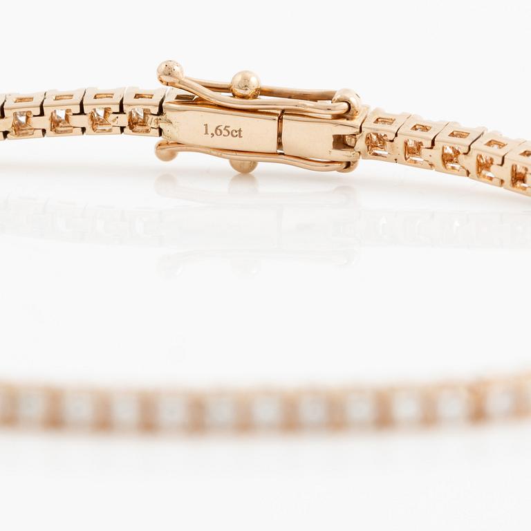 Tennisarmband 18K roséguld med briljantslipade diamanter.