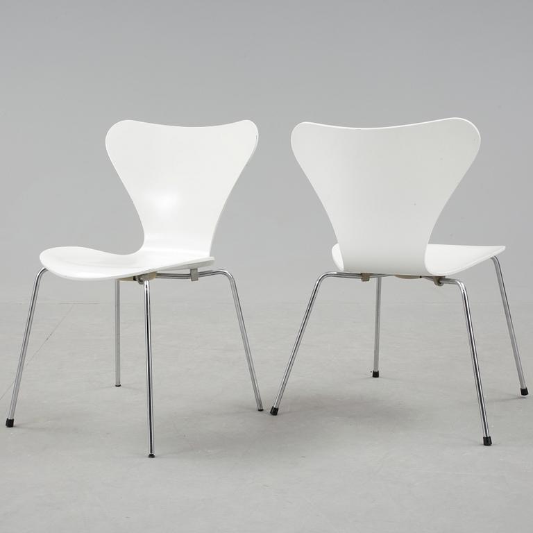 STOLAR, 8 st. "Sjuan", Arne Jacobsen för Fritz Hansen.