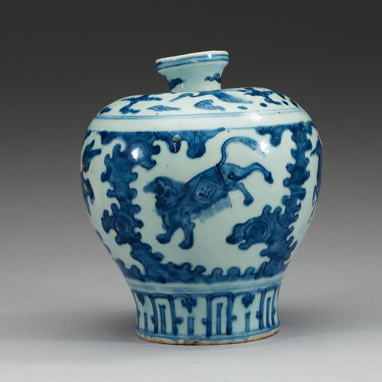 A blue and white vase, Ming dynasty, Wanlig (1572-1620).