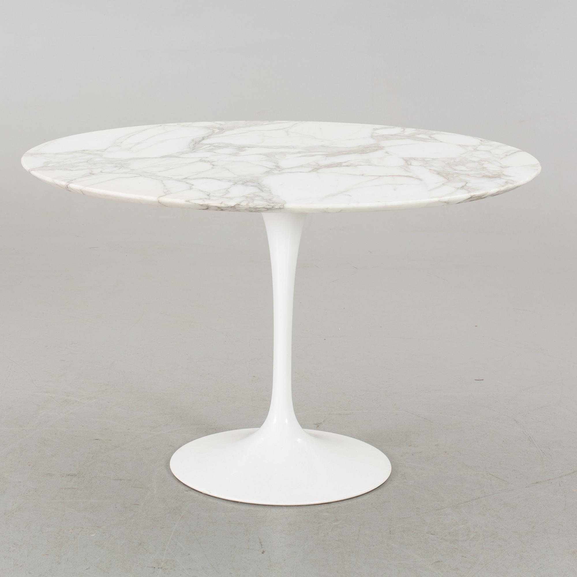 A EERO SAARINEN TULIP TABLE, Knoll international.