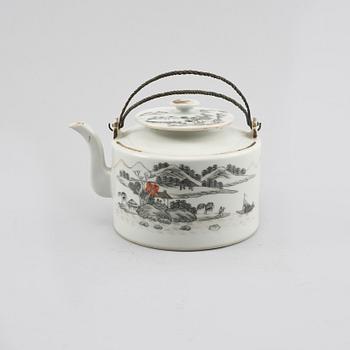 TEKANNA, porslin, Kina, 1800-talets andra hälft.