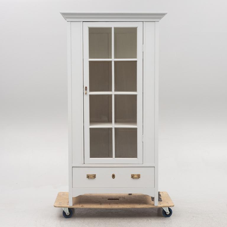 Display cabinet, first half of the 20th century.