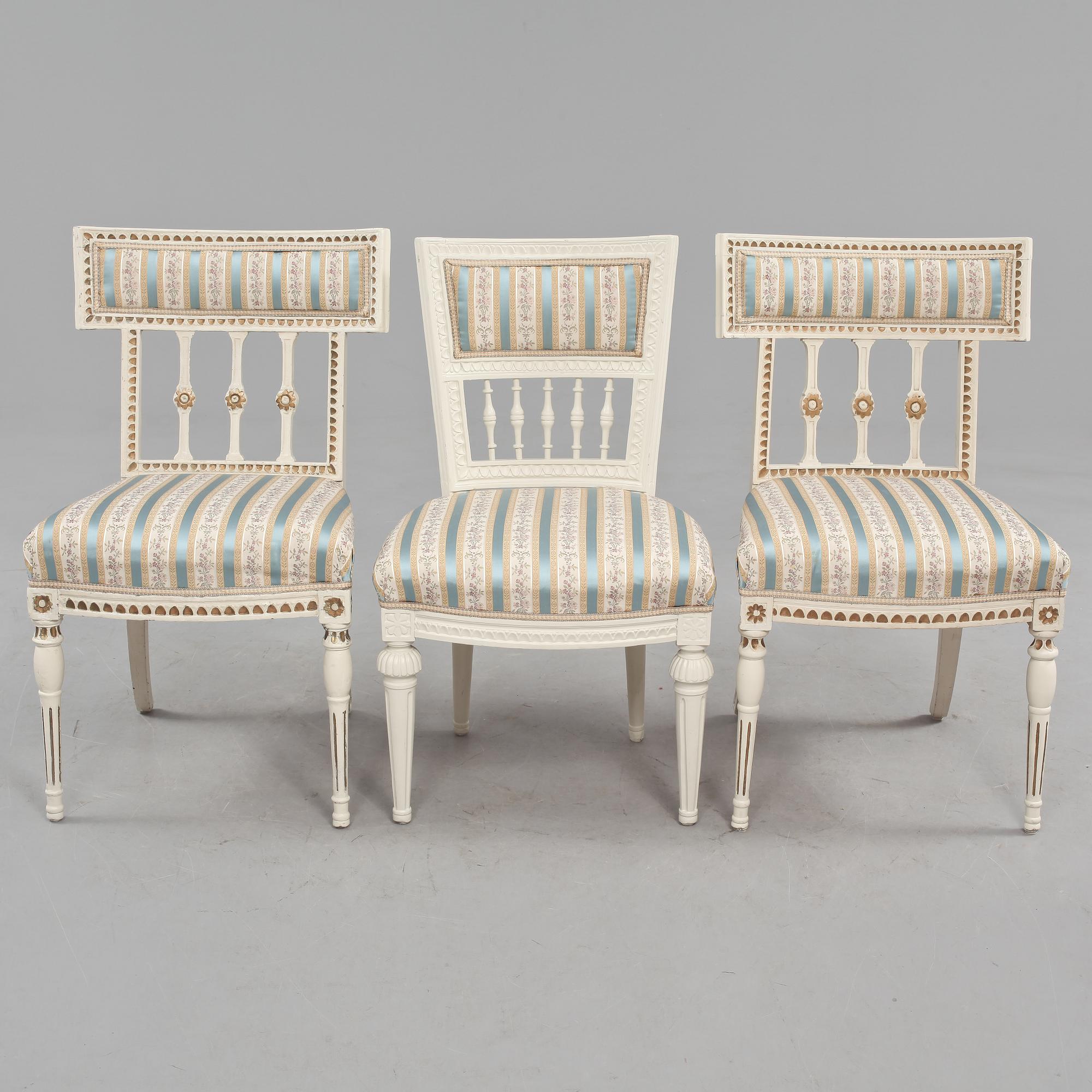 STOLAR, 3 st, sengustavianska respektive sengustaviansk stil, 1800-talets första hälft respektive tidigt 1900-tal.