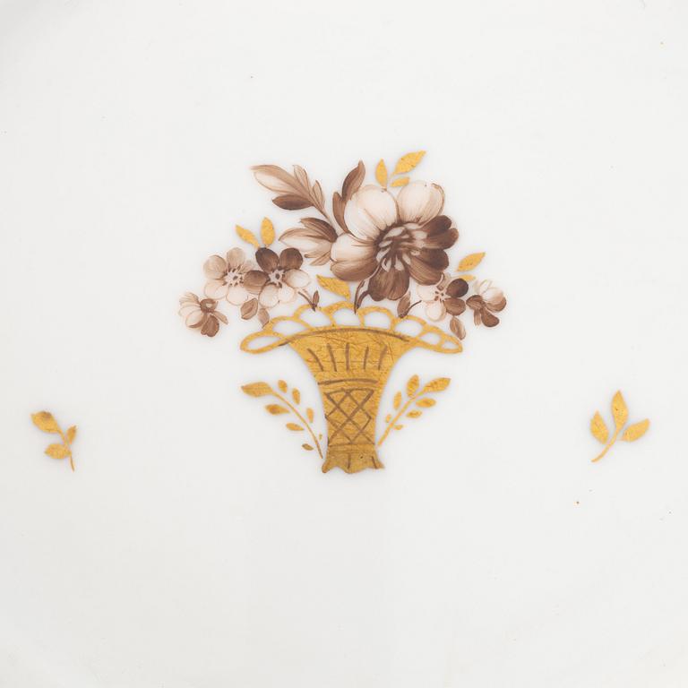 Mattallrikar, 36 st, porslin, "Guldkurv", Royal Copenhagen.