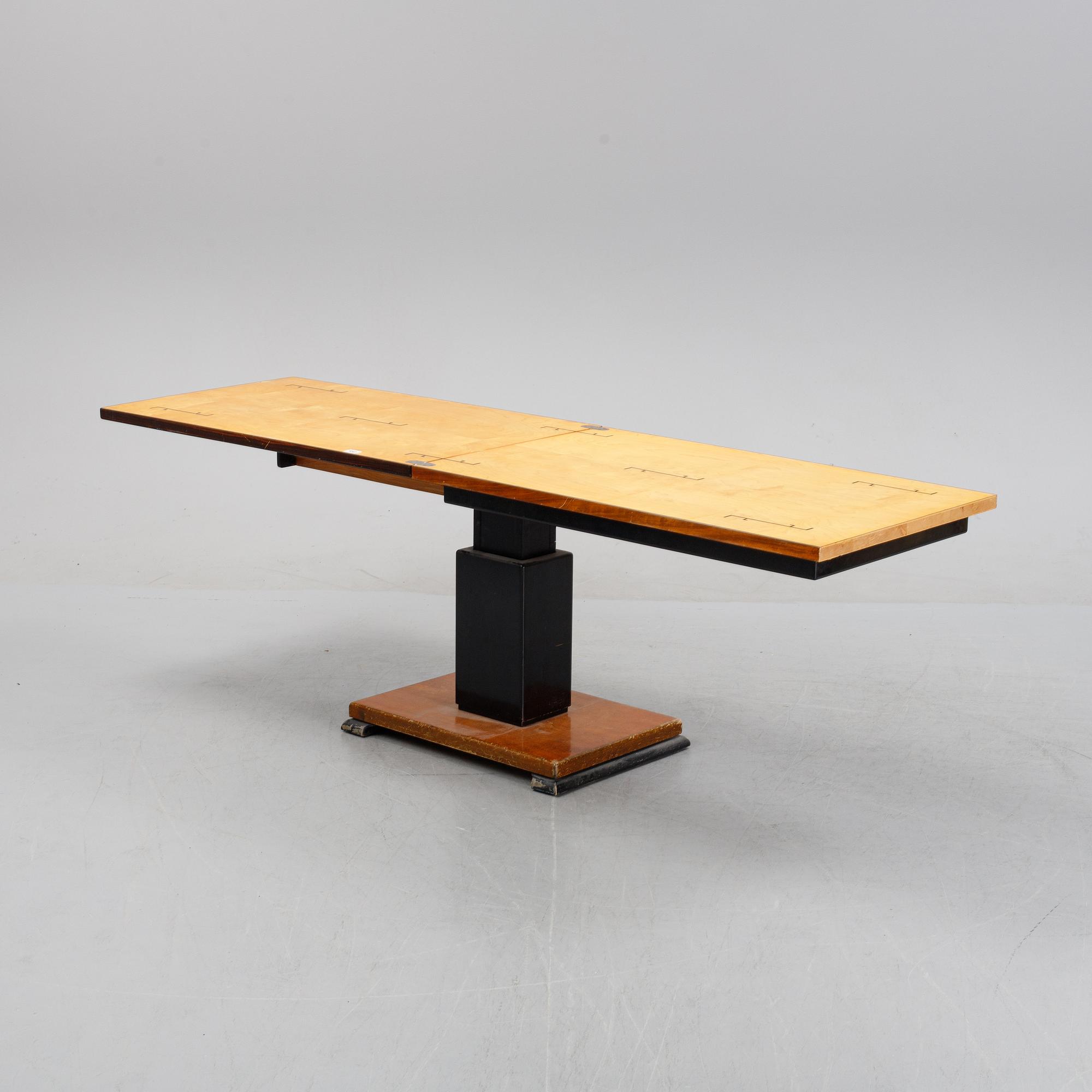 Otto Wretling, an 'Idealbordet' mahogany and birch table, Umeå, 1930's.